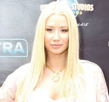 iggy azelea leaks|Iggy Azalea leaves social media after topless pics leaked